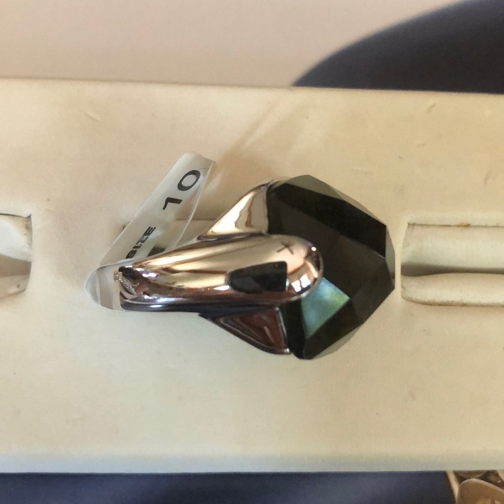 Lia Sophia Vogue Ring - Picture 2 of 3
